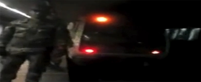 Copertina di Roma, metropolitana ancora in tilt: passeggeri a piedi in galleria