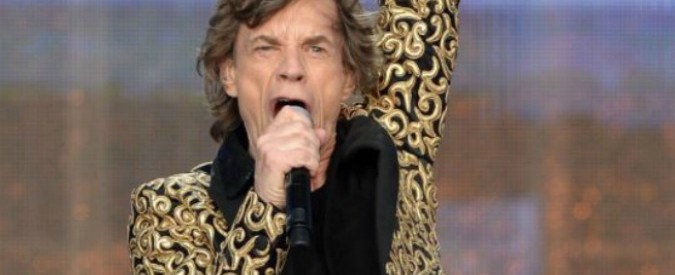 Rolling Stones: sesso, droga e rock’n’roll nelle camere d’albergo? No. I quattro chiedono istruzioni per la tv, come “qualsiasi vecchietto”