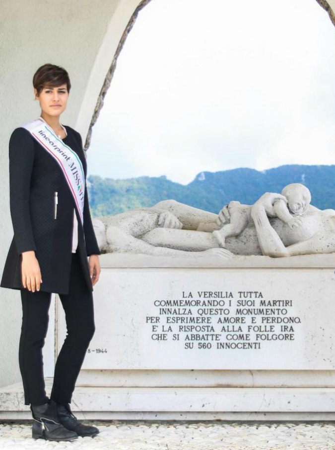 Alice Sabatini, miss Italia a Stazzema piange con i superstiti: “Racconterò la vostra storia”