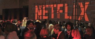 Copertina di Netflix, la prima rivoluzione? Niente cafonal al party milanese (FOTO)