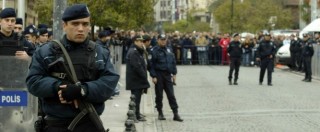 Copertina di Turchia, blitz della polizia con lacrimogeni nella sede delle tv di opposizione