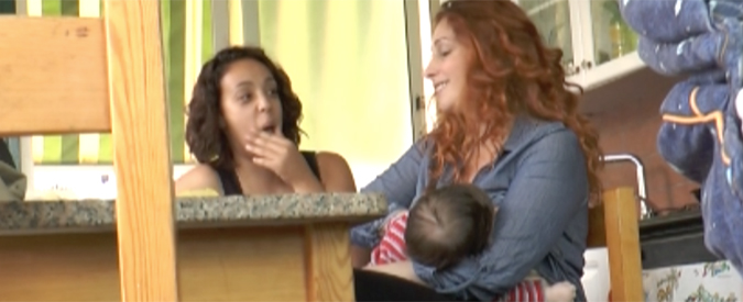 Copertina di Napoli, Anagrafe registra atto di nascita di bimbo con due mamme. E’ il primo caso in Italia