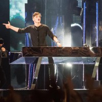 Martin Garrix sul palco degli MTV Awards 2015