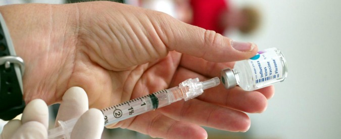 Vaccini, Ordine dei medici: “Sanzioni disciplinari fino alla radiazione per chi li sconsiglia”