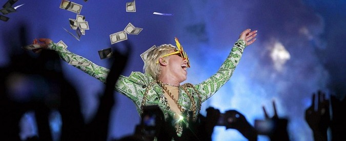 Miley Cyrus ha il Covid, salta la sua esibizione ai Grammy: “Ho preso il virus ma ne è valsa decisamente la pena”
