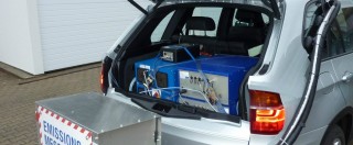 Copertina di Motorizzazione tedesca (Kba) verifica emissioni diesel di 23 marchi: “Non solo Volkswagen, altri casi di NOx elevati”