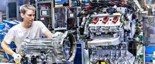 Copertina di Volkswagen, sui V6 TDI europei lo stesso dispositivo accusato in America di truccare le emissioni. L’azienda: è legale