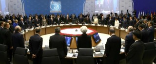 Copertina di Attentati Parigi, G20: “Sanzioni ai regimi che finanziano i terroristi”. Ma il Cremlino: “Occidente diviso”