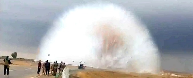 Copertina di Isis, esplode un’autobomba mentre le forze popolari irachene combattono il califfato