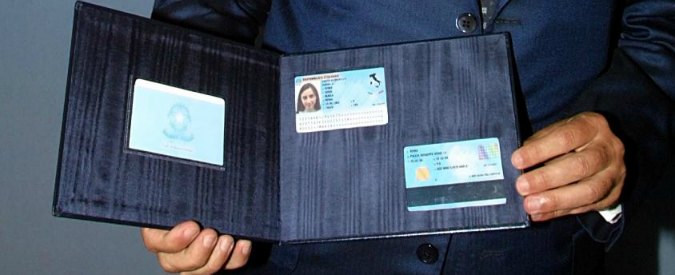 Carta d’identità elettronica, stop a Bologna: “Macchinari si rompono e pezzi costano troppo”