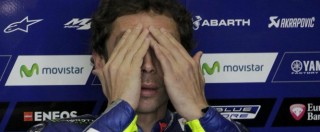 Copertina di Valentino Rossi, la corsa al Mondiale dell’eterno ragazzino si ferma a Valencia. Come nove anni fa