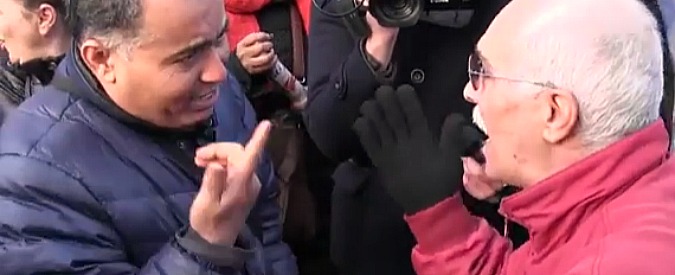 Copertina di Rozzano, il Natale a scuola è un pretesto. Diverbi, volgarità e insulti all’immigrato