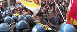 Copertina di Buona scuola, a Milano scontri fra polizia e studenti in corteo