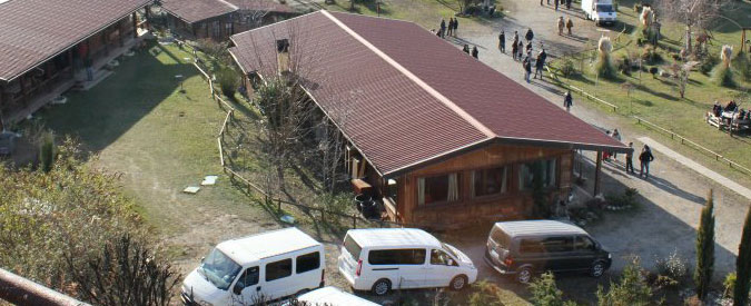 Copertina di Bergamo, i rifiuti tossici interrati sotto il centro di recupero per ragazzi