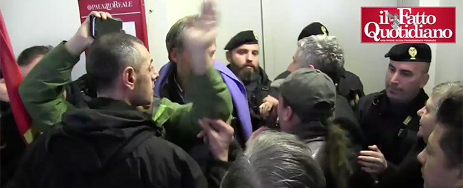 Copertina di Milano, movimenti lotta per la casa tentano irruzione a convegno su politiche abitative