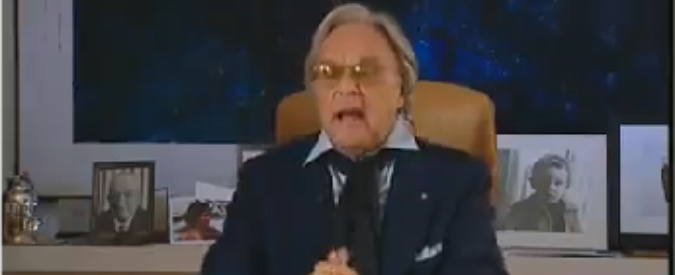 Copertina di Servizio Pubblico, Della Valle vs Renzi: “Non basta un tweet dall’aereo di Stato, non è più credibile”