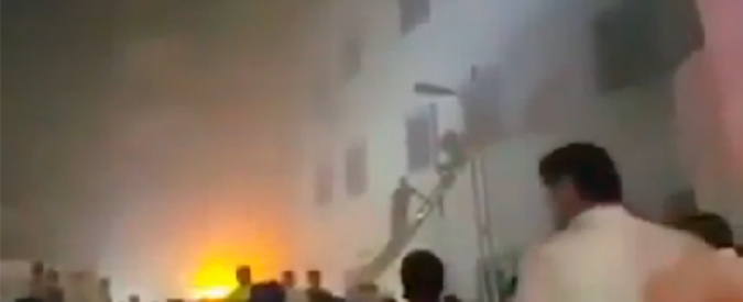 Copertina di Arabia Saudita, ospedale in fiamme a Jizan: almeno 25 morti e oltre 100 i feriti