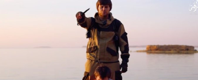 Isis, in un video la decapitazione di un “agente russo”: “Mosca non avrà pace”