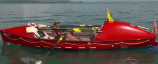 Copertina di Britannico attraversa il Pacifico in barca a remi in 209 giorni: è record storico