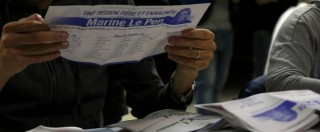 Elezioni Francia, i socialisti si ritirano in 3 regioni per fare fronte all’avanzata Le Pen. Ma Sarkozy: “No ad alleanze”