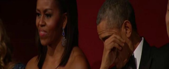 Aretha Franklin canta ‘You make me feel a natural woman’ e Barack Obama si commuove