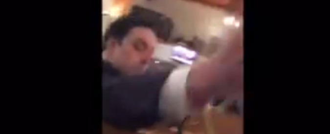 Copertina di Abruzzo, “io preferisco la rissa”: da consigliere Pd manata a collega M5s