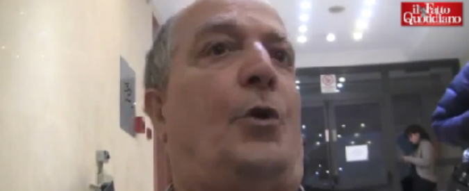 Copertina di Salva-Banche, allarme di Federconsumatori: “I correntisti scappano. Renzi rottami Visco, Barbagallo e Vegas”