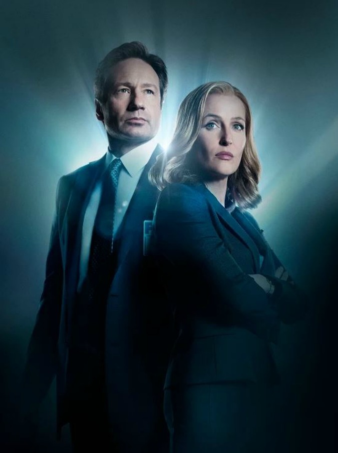X-Files, torna la serie con David Duchovny e Gillian Anderson: complottismo al limite della paranoia (FOTO)
