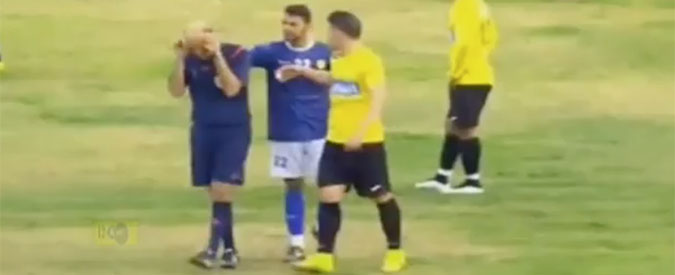 Copertina di Tunisia, troppi insulti all’arbitro e lui scoppia in lacrime distrutto. La solidarietà dei giocatori