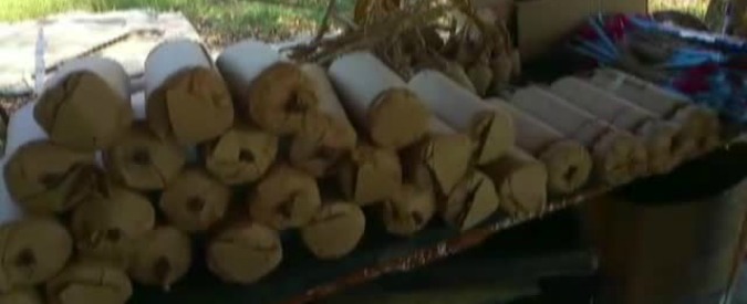 Copertina di Capodanno 2016, maxisequestro di botti illegali: c’è anche la ‘bomba di Parigi’