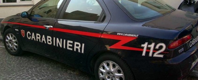 Milano, pensionata e figlio incensurati nascondevano arsenale in casa: arrestati
