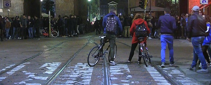 Copertina di Cocaina a Milano, in tre ore oltre dieci offerte. Il video esperimento nelle zone della movida