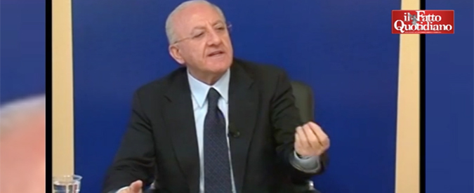 Copertina di De Luca: “La Boschi è come la Venere di Botticelli e Di Maio Charlie Brown”