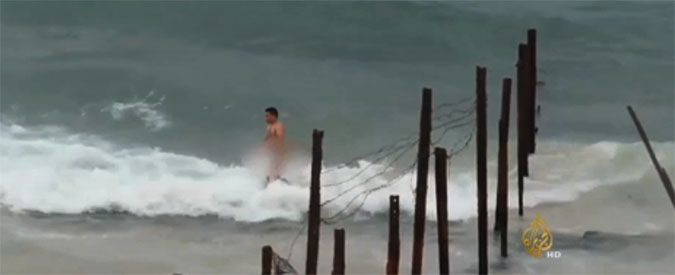 Copertina di Palestinese tenta di superare confine con Egitto a nuoto. Freddato dalle guardie del Cairo