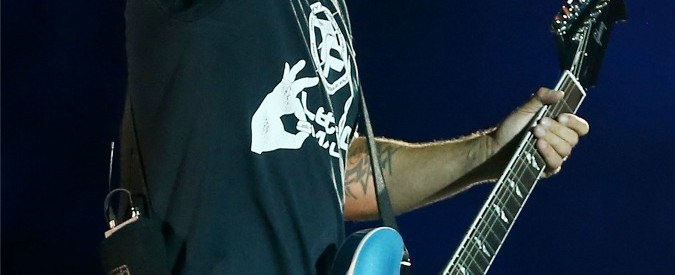 Dave Grohl sfida i Muppets alla batteria: l’indiavolato pupazzo batterà il leader dei Foo Fighters?