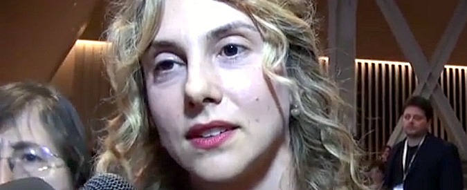 Copertina di Madia paladina della trasparenza nella PA. Ma se si tratta di Renzi se la dà a gambe