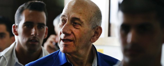 Corruzione, l’ex premier israeliano Olmert deve scontare 18 mesi di carcere