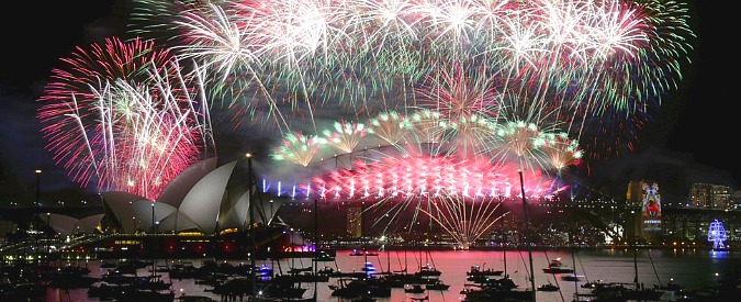 Copertina di Capodanno, ad Auckland e Sydney è già il 2016: festeggiamenti e fuochi d’artificio