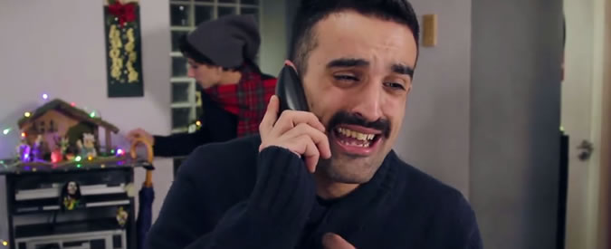 Copertina di Natale, per il terrone fuori sede i preparativi iniziano un mese prima: la parodia di Casa Surace