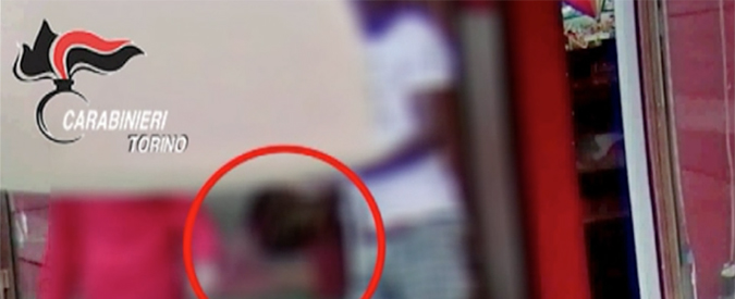 Copertina di Torino, operazione anti-spaccio dei Carabinieri: “Porta Palazzo è il supermarket della droga”