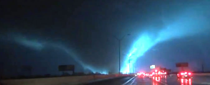Copertina di Usa, mega tornado devasta il Texas: i video amatoriali sono impressionanti