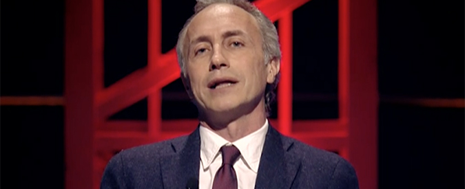 Copertina di Banca Etruria, Travaglio a Servizio Pubblico: “Boschi? Un caso di nepotismo alla rovescia”