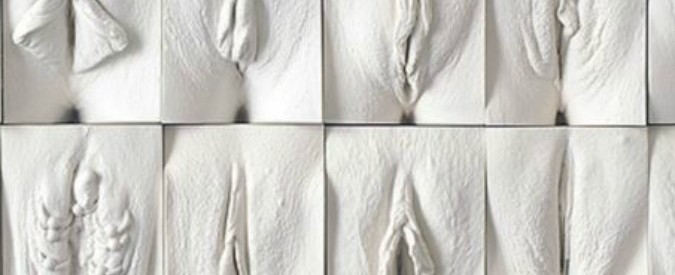 Ogni vagina è diversa dall’altra e per questo unica: così lo scultore Jamie McCartney crea “The great wall of vagina”