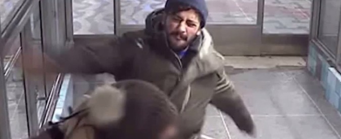 Copertina di Stoccolma, donna blocca in metro un borseggiatore e lui la picchia davanti ai figli