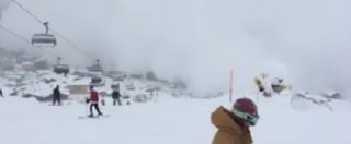 Copertina di Cervinia, valanga sfiora le case: il video dello sciatore