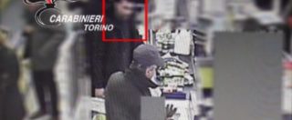 Copertina di Torino, migrante blocca un rapinatore italiano al supermercato: avrà il permesso di soggiorno