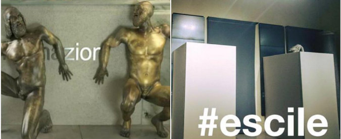 Statue coperte, l’ironia degli utenti di Twitter: “I bronzi di Riace si nascondono da Rohani”