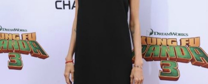 Angelina Jolie, nuovo ‘allarme anoressia’: spaventosamente magra sul red carpet di Kung Fu Panda 3 (FOTO)