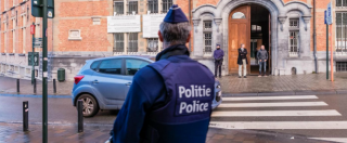 Copertina di Attentati Parigi, scoperto a Bruxelles covo dove si è nascosto Salah. Procuratore belga: “Si teme attacco il 15 gennaio”
