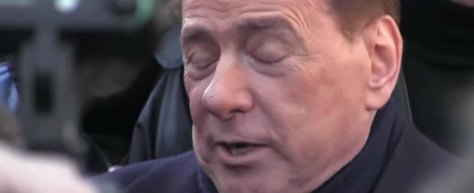 Copertina di Berlusconi scopre il web: “Sono alla terza lezione su dieci, parleremo ai giovani tramite internet”